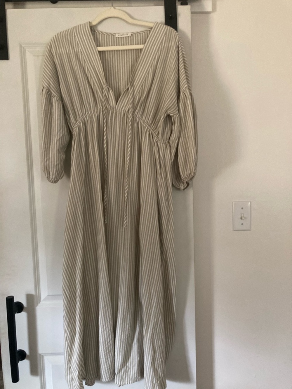 Lightweight Striped Neuflora Maxi Dress - Beige/White